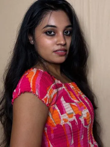 Noida escorts service featuring sexy call girls in Noida with 24/7 2